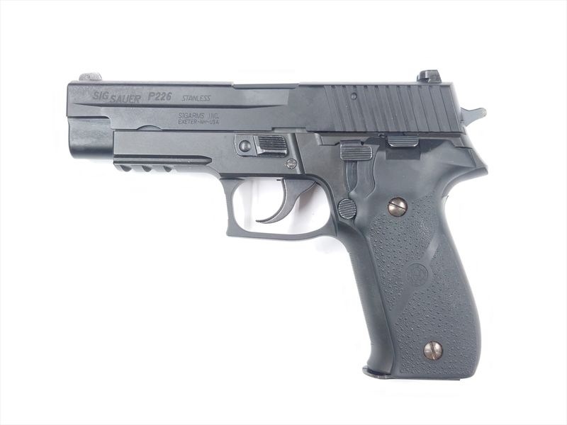 特選中古品】ガスブローバック KSC SIG P226R HW HOGUEグリップ付