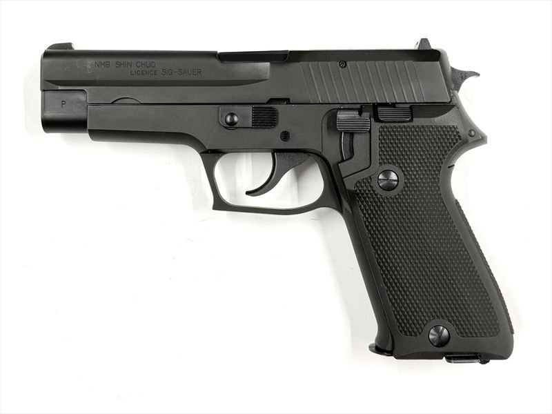 特選中古品】ガスブローバック タナカワークス 自衛隊9mm拳銃 SIG P220