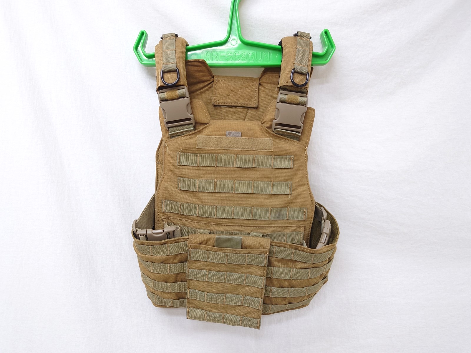 Frigate Bird社 タクティカル ベスト サバゲー 付属品多数 Frigate Bird社 タクティカル ベスト サバゲー 付属品多数