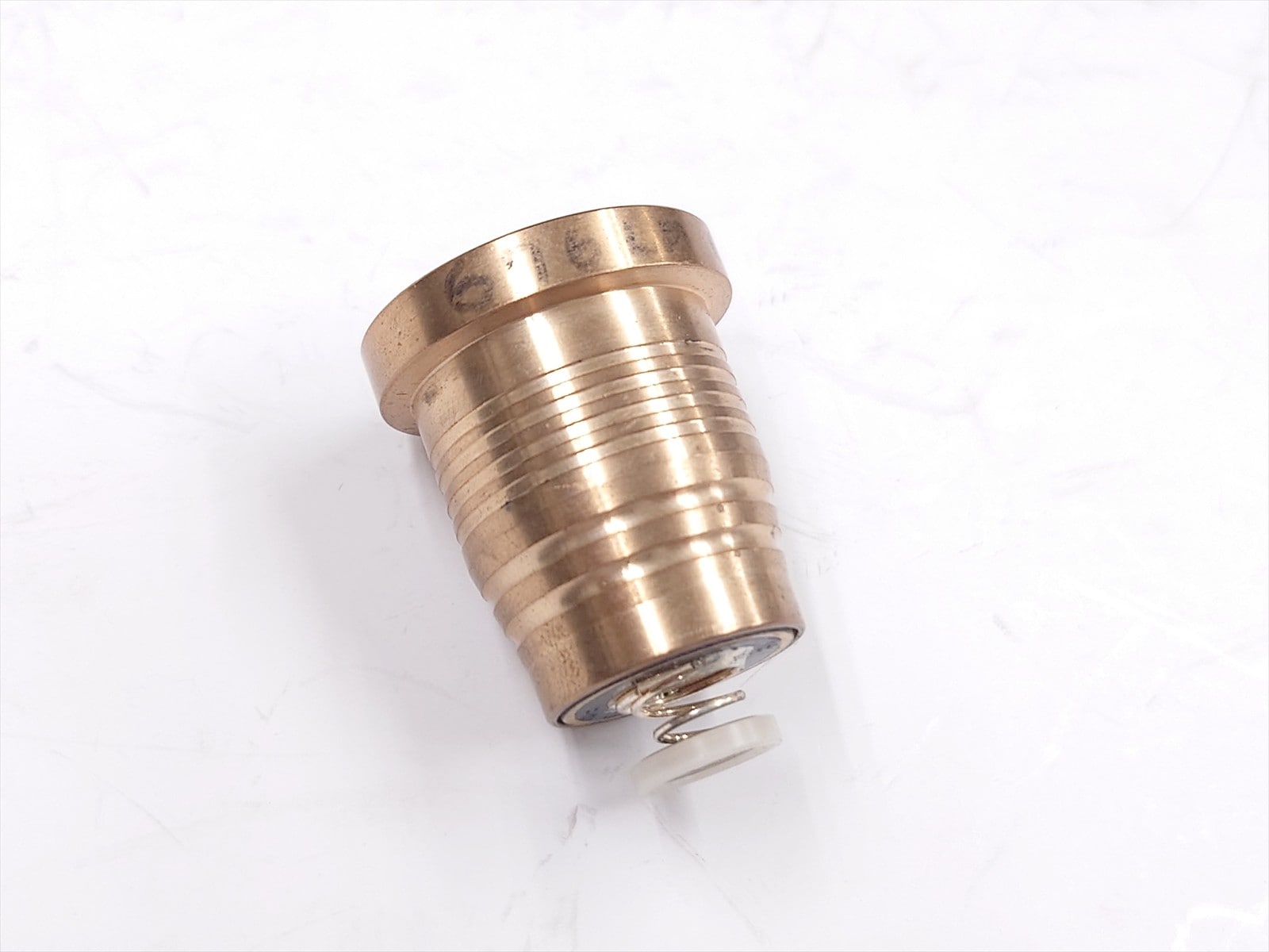 特選中古品】SUREFIRE 6P DEFENDER LEDフラッシュライト 3灯LED