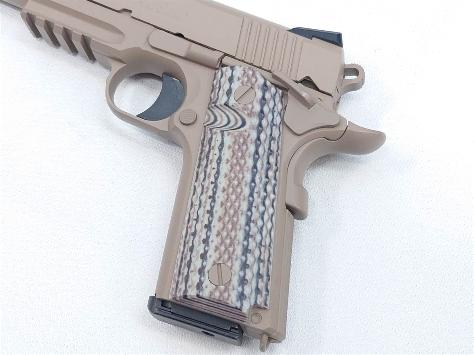 特選中古品】ガスブローバック 東京マルイ USMC M45A1 CQBピストル FDE