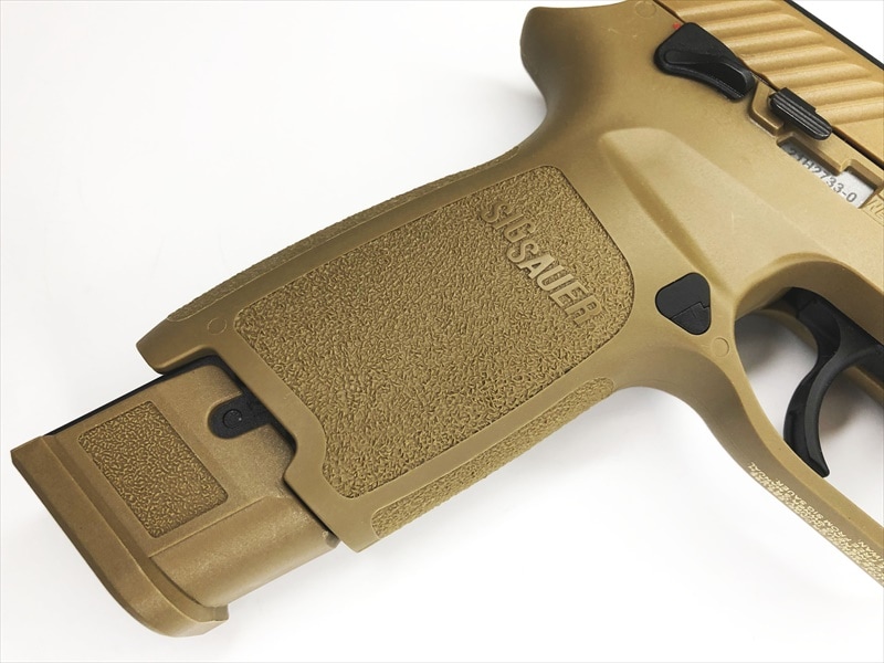 特選中古品】CO2ガスブローバック SIG/ライラクス SIG M17 FDE JASG
