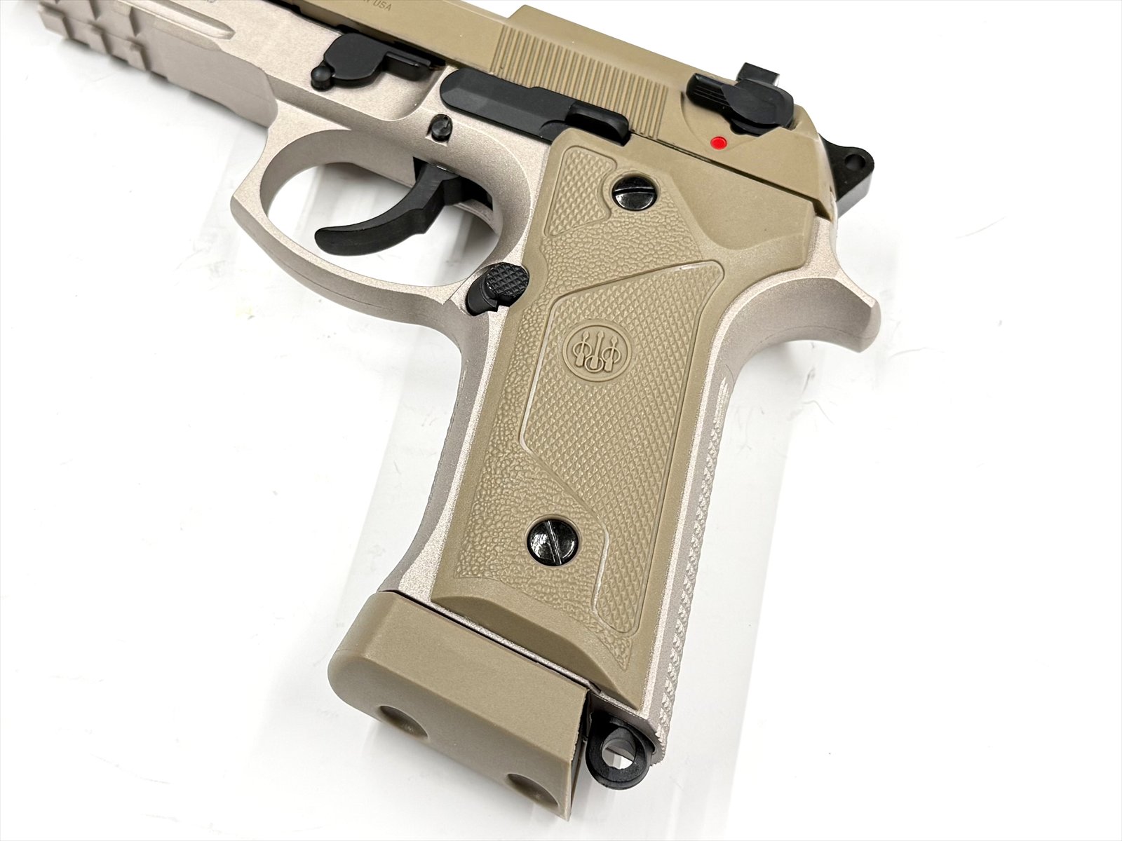 特選中古品】BATON CO2ガスブローバック BM-9 FDE [11546] | 特選中古