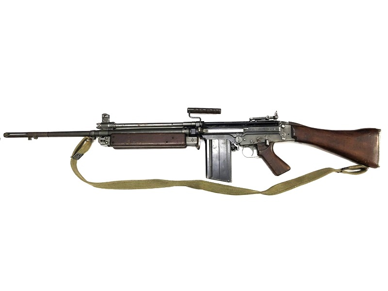 ユーゴスラヴィア連邦軍タンカースヘルメット 冷戦末期型 L 実物中古