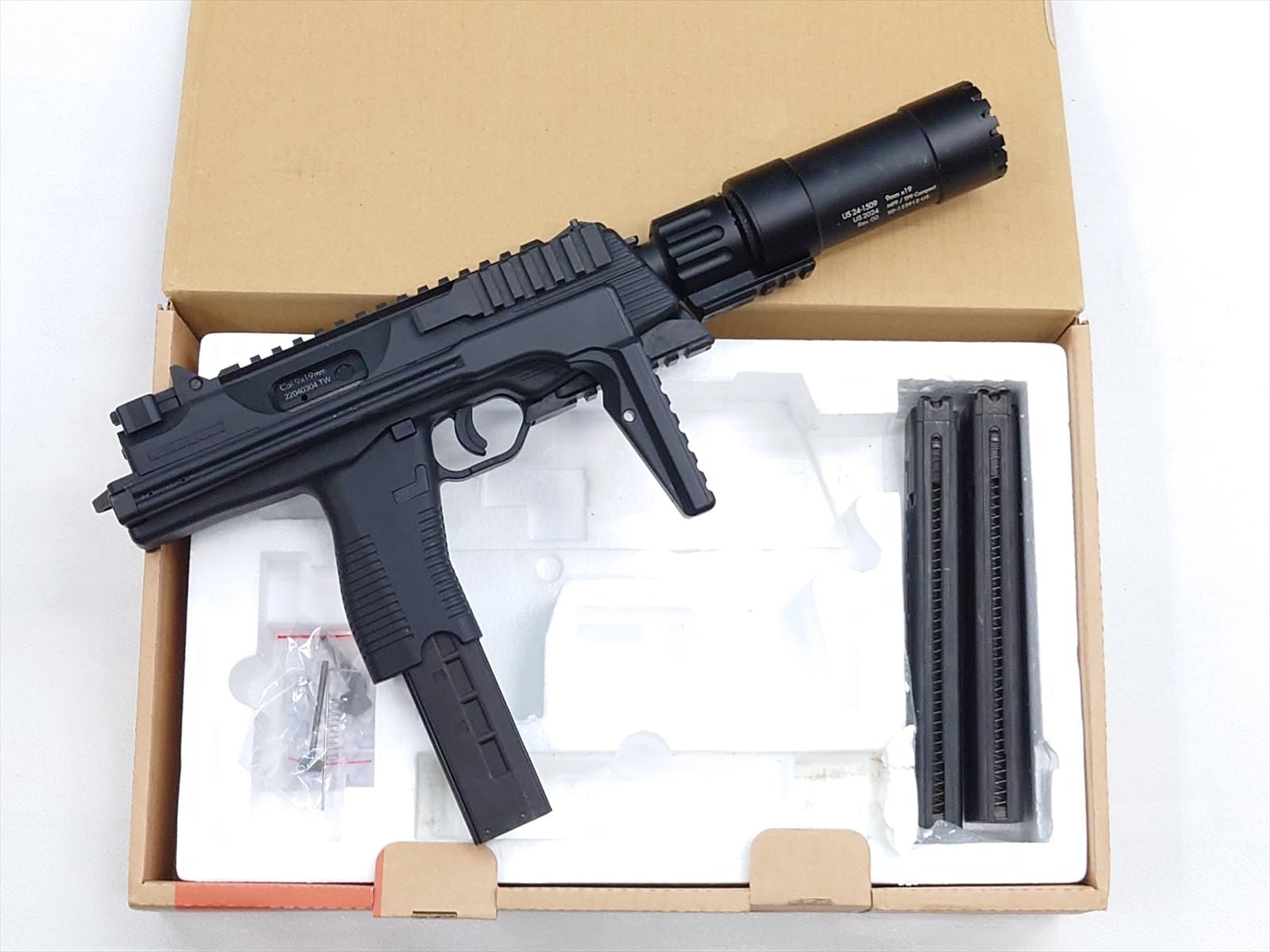 特選中古品】ガスブローバック KWA B&T MP9R(TP9) ブラック システム7