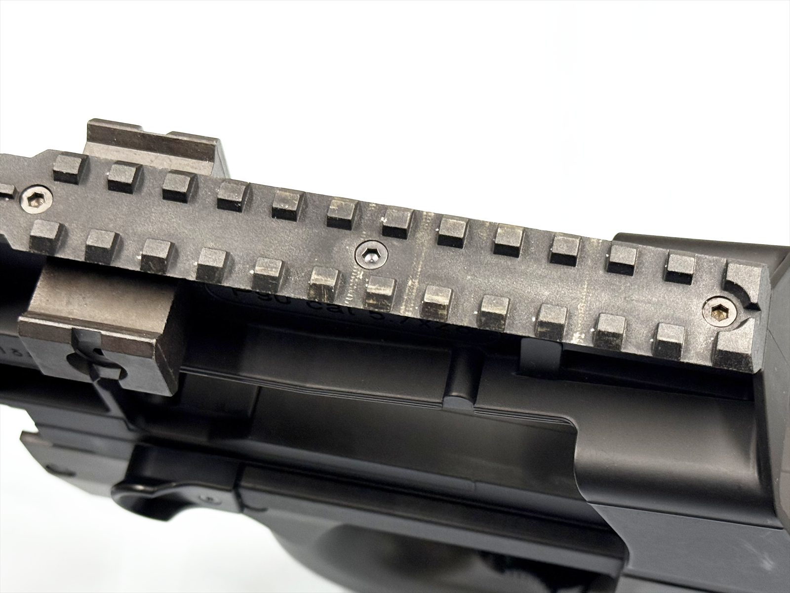 特選中古品】スタンダード電動ガン 東京マルイ P-90 TR [11067] | 特選