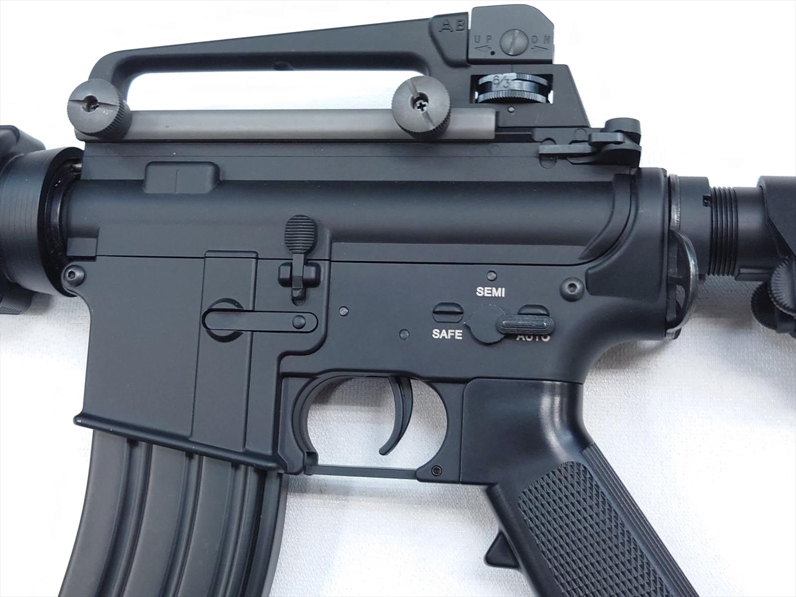 特選中古品】ブローバック電動ガン TOP-JAPAN コルトM4A1カービン EBB