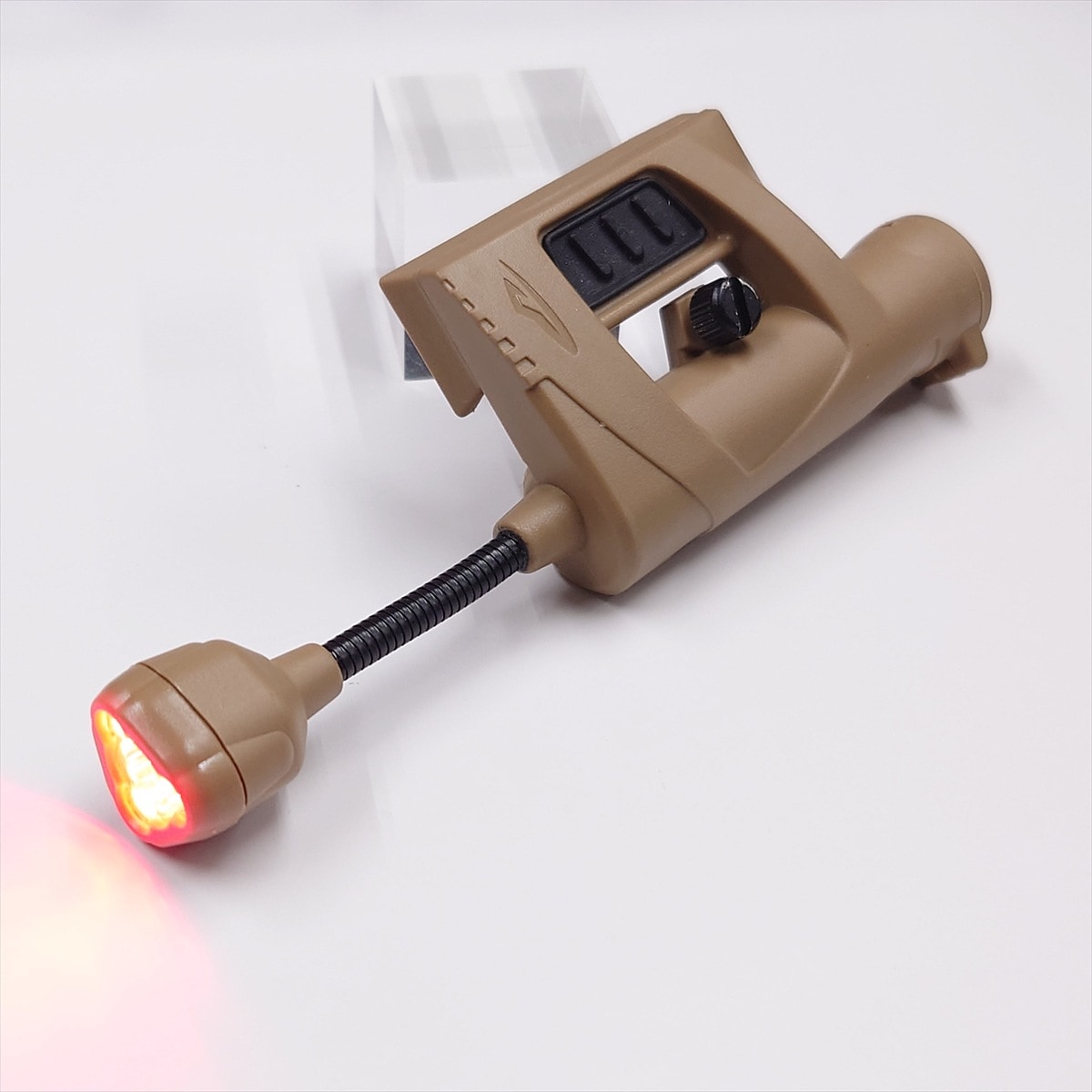 特選中古品】Princeton tec CHARGE TAN ヘルメット対応ヘッド