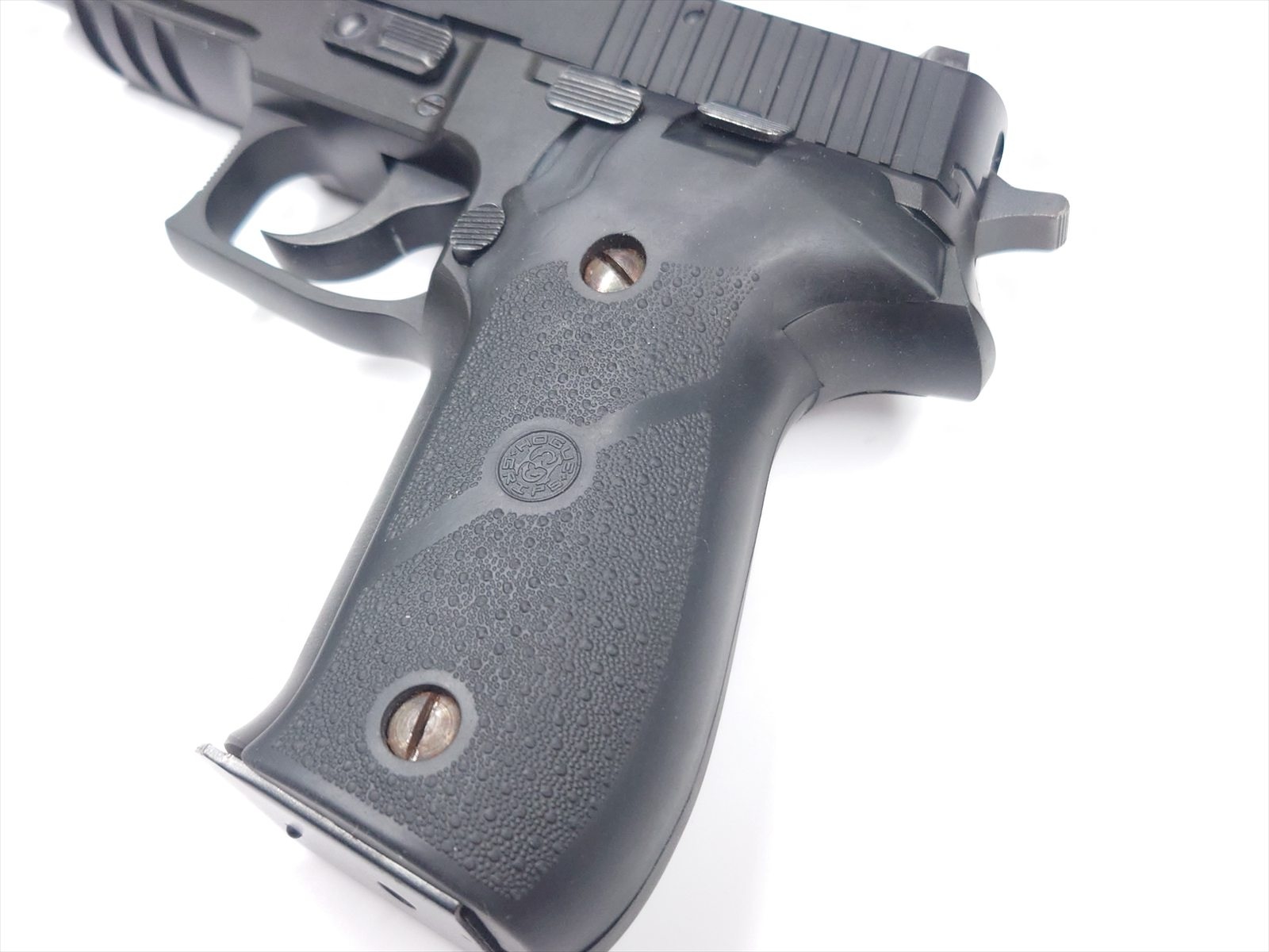特選中古品】ガスブローバック KSC SIG P226R HW HOGUEグリップ付