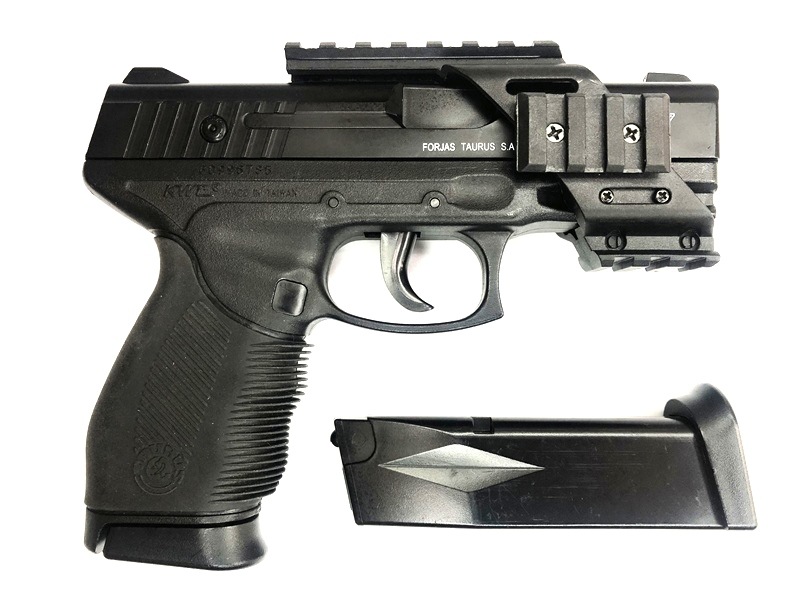 特選中古品】エアコッキングガン KWC/BWC トーラスPT24/7 正規