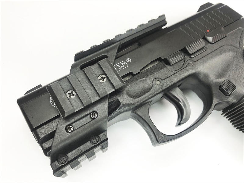 特選中古品】エアコッキングガン KWC/BWC トーラスPT24/7 正規