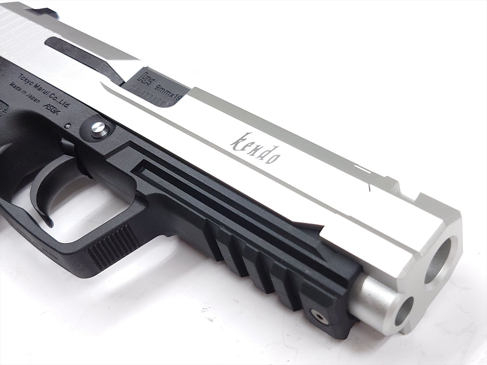 特選中古品】ガスブローバック 東京マルイ×カプコン『バイオハザードRE