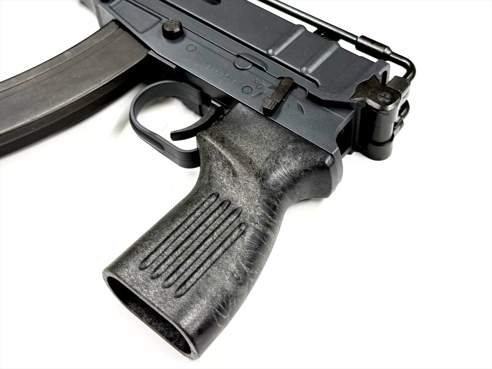 特選中古品】ガスブローバック マルゼン Vz61 スコーピオン ABS [11399