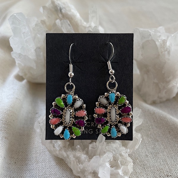 スパイニーオイスターシェルインディアンジュエリーピアスクラスターピアス