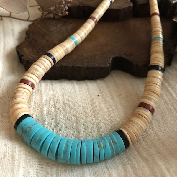 ヒシネックレス(ターコイズ&シェルパーツ) インディアンジュエリー サントドミンゴ族 ターコイズ