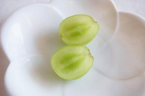 山形県産《シャインマスカット》皮ごと食べられる大粒ぶどう ／1房