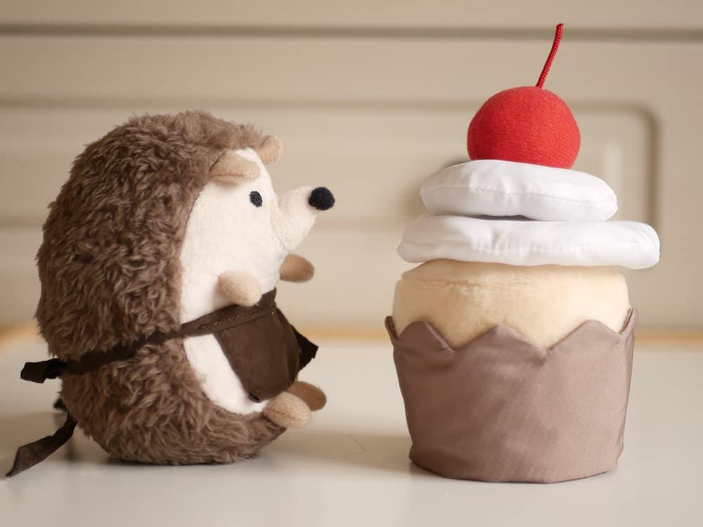 えほんでごっこあそび はりねずみくんとカップケーキ[cocory friends]