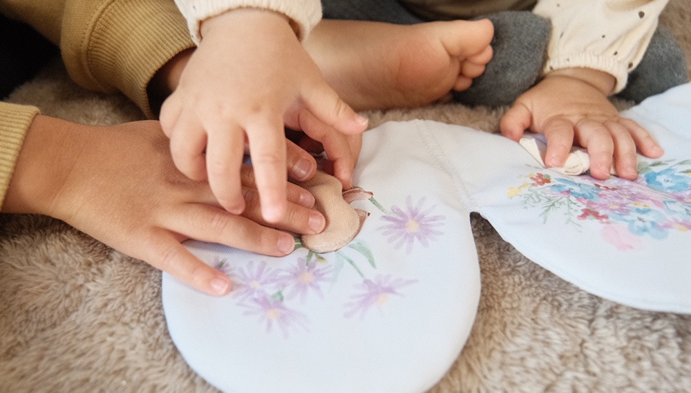 ぬのえほん いつでも花束をそばに[cocory friends]