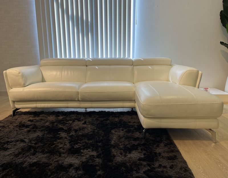 【展示現品アウトレット (30%OFF) 】シェーズロングソファ　R0198 2.5ELS/COUR　本革(NC7444D)　ヘッドレスト可動式