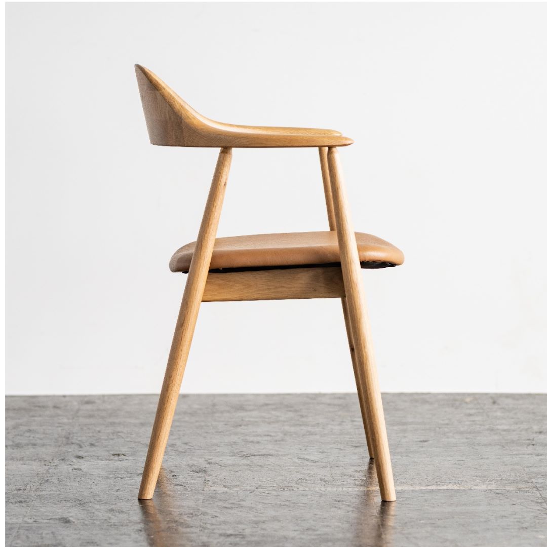 ダイニングチェア MANTA(マンタ) オークナチュラル・オークブラック