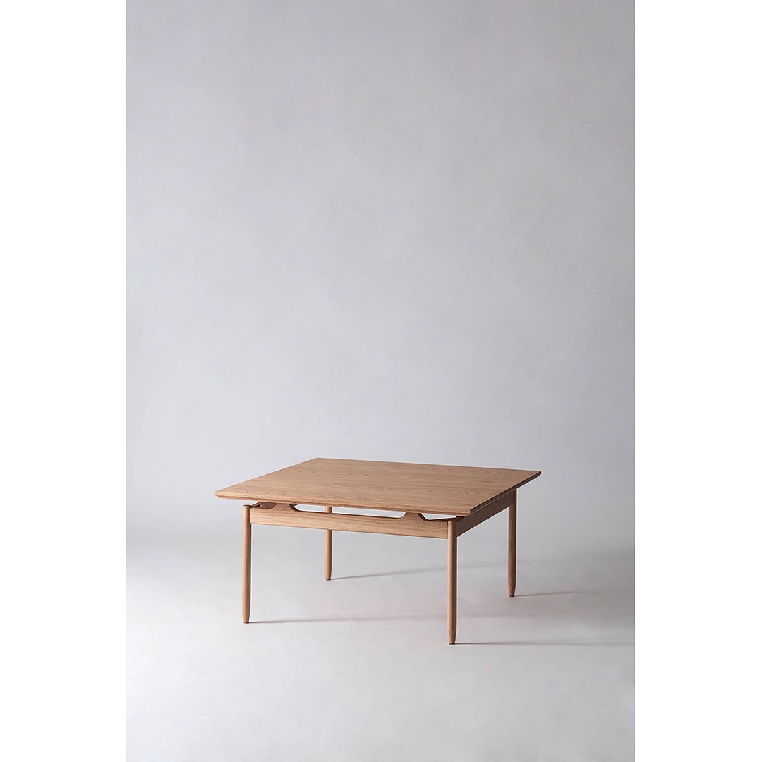 リビングテーブル(正方形)　form　F3-108　サントリナテーブル　オーク材/ナチュラル色・ブラウン色