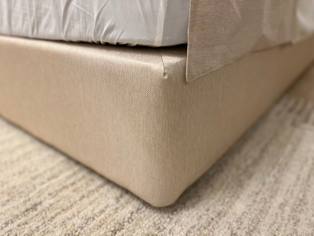 【ELEMENTS CONCEPT】Double Size Bed Frame Sahara(サハラ)　ラタン/ファブリック(AY143-1)　ジャパンディ