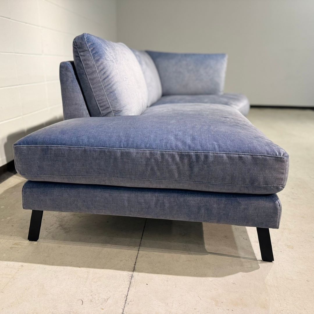 NATUZZI EDITIONS】シェーズロングソファ C248 ファブリック/スチール