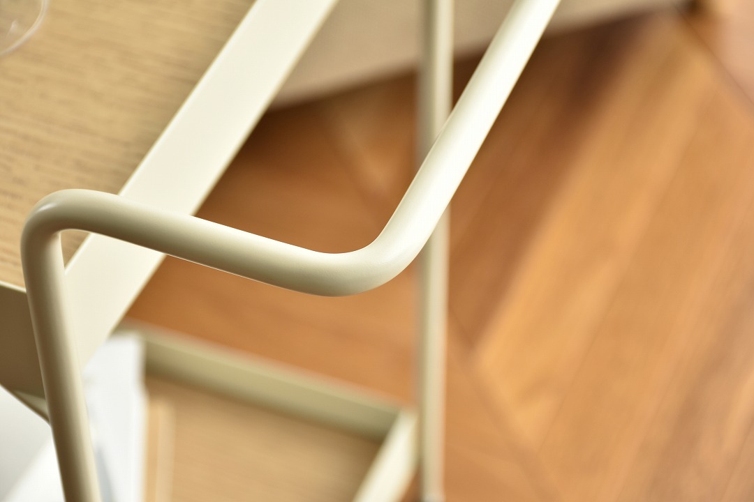 ワゴン　ラブル　ブラック色・ホワイト色