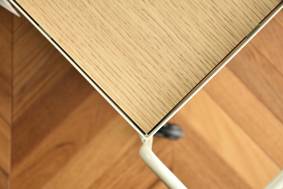 ワゴン　ラブル　ブラック色・ホワイト色