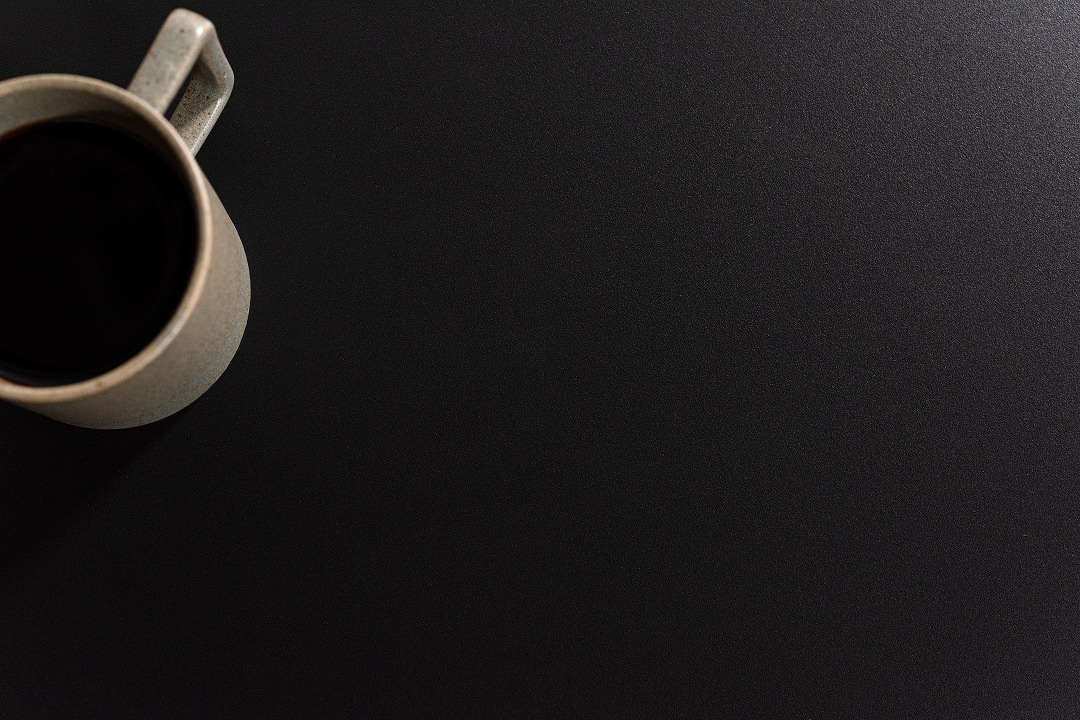 リビングテーブル　form　F3-117/F3-118　マリーズテーブル　三角形型　グレー色・ブラック色　ネストテーブル