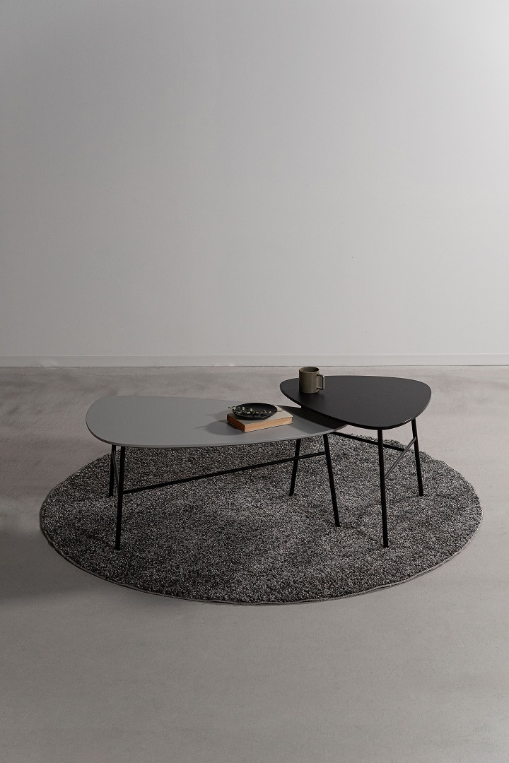 リビングテーブル　form　F3-117/F3-118　マリーズテーブル　三角形型　グレー色・ブラック色　ネストテーブル