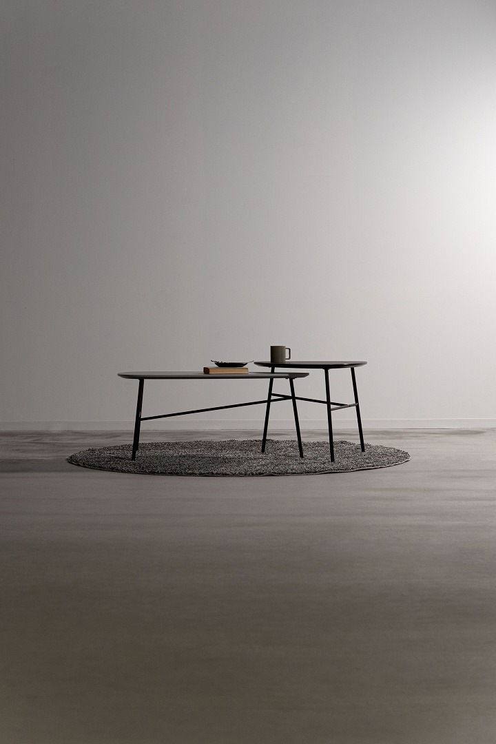 いちご様テーブル Strawberry embroidery いちご テーブルセンター 約30×45cm