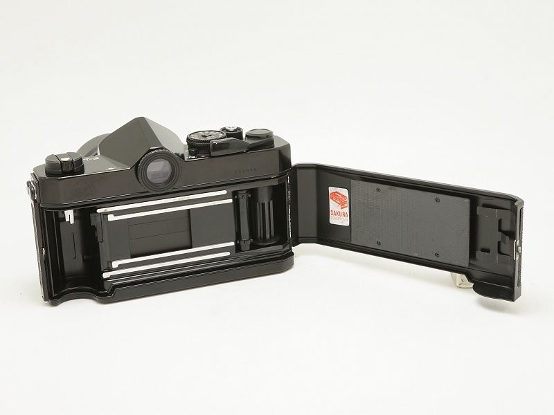 �ڰ�����Konica(���˥�)��AUTOREFLEX T3 �֥�å���135/3.5�ա�(NI-4385)