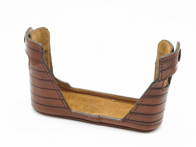 ARTISAN & ARTIST(����ƥ����󡦥���ɡ������ƥ�����)���饤��M8�ѥܥǥ����������֥饦�� LMB-M8LX BRN��(0NAC-4435)