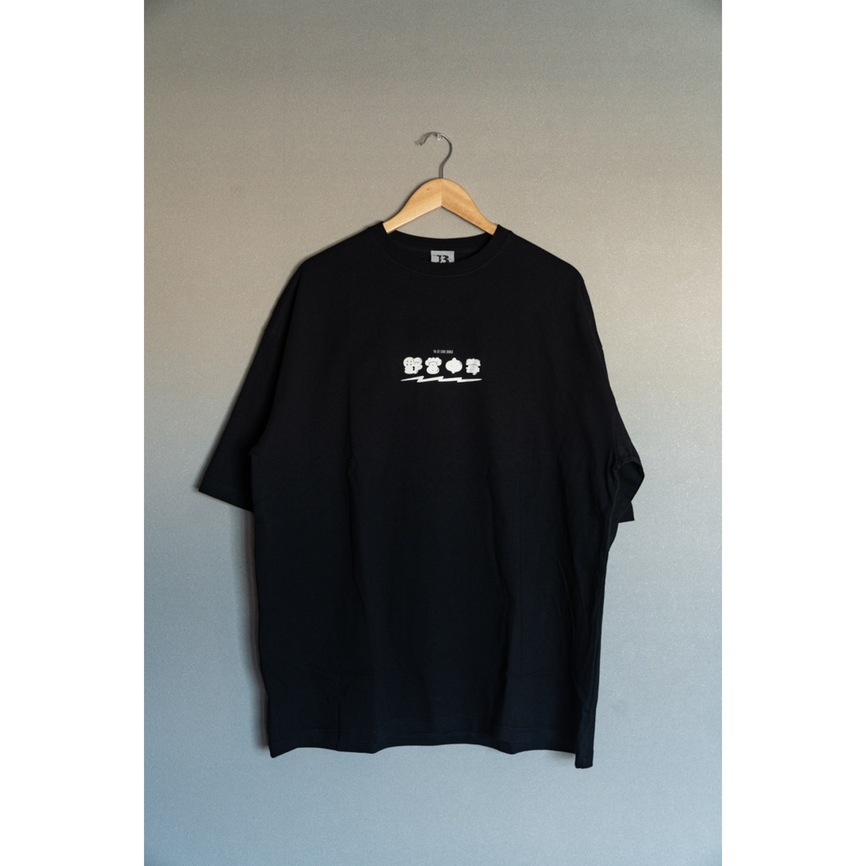 野営中毒HOLINUTS T-shirt