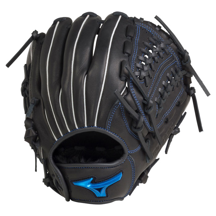 ミズノ野球グローブ 右投げ少年野球用。写真左が高学年用、右が低学年用。 ￼￼ 野球 グローブ 少年軟式 小学生 子供 少年野球 ジュニア 軟式