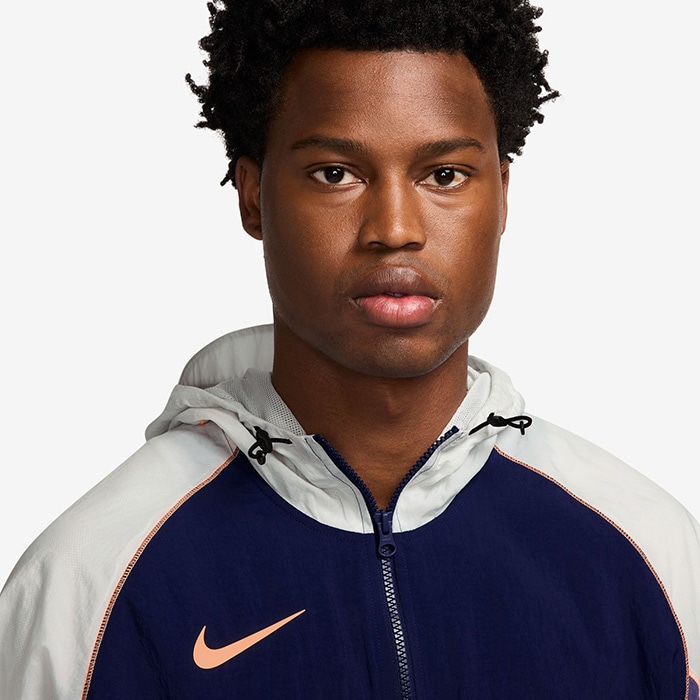 ナイキ ストライク＋ 撥水 フーデッド サッカージャケット NIKE