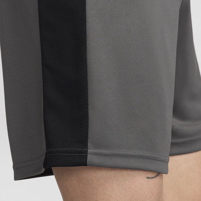 NIKE - NIKE F.C.  プラクティスシャツ＆ショートパンツ 楽天市場】ナイキ NIKE F.C. Dri-FITショート 5インチ 大人用