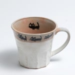 美濃焼 マグカップ 黒猫の散歩マグ（白） 270ml