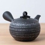 常滑焼 柏陽 黒泥ツバ吹き線段急須 300ml