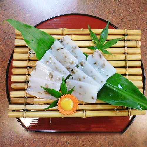 こんにゃくの弾力 こりこりとした歯ごたえが美味の「木耳こんにゃく」