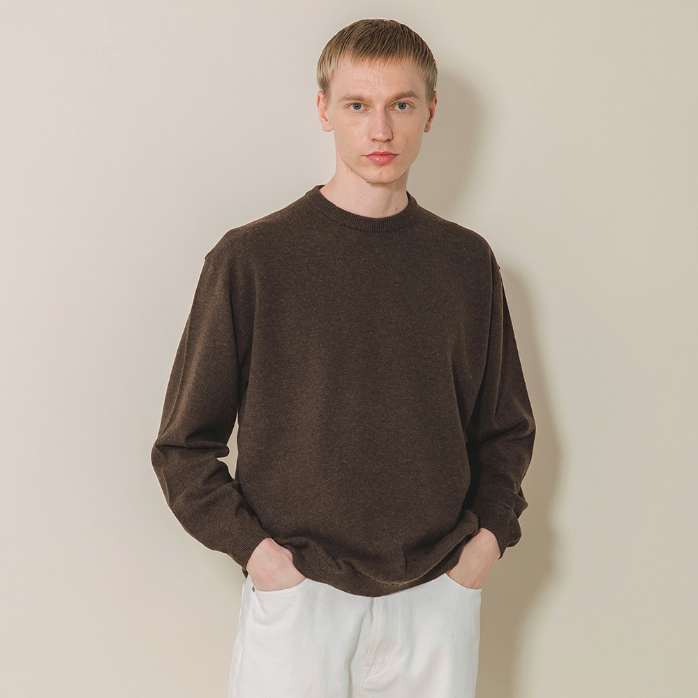 ブラックメリノウール１００％　クルーネック