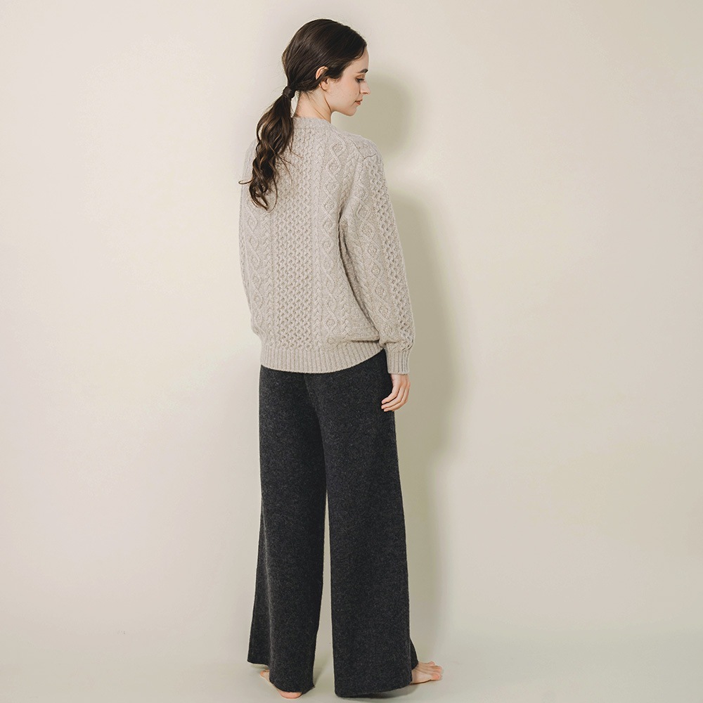 カシミヤ１００％　クラシックアランクルーネック