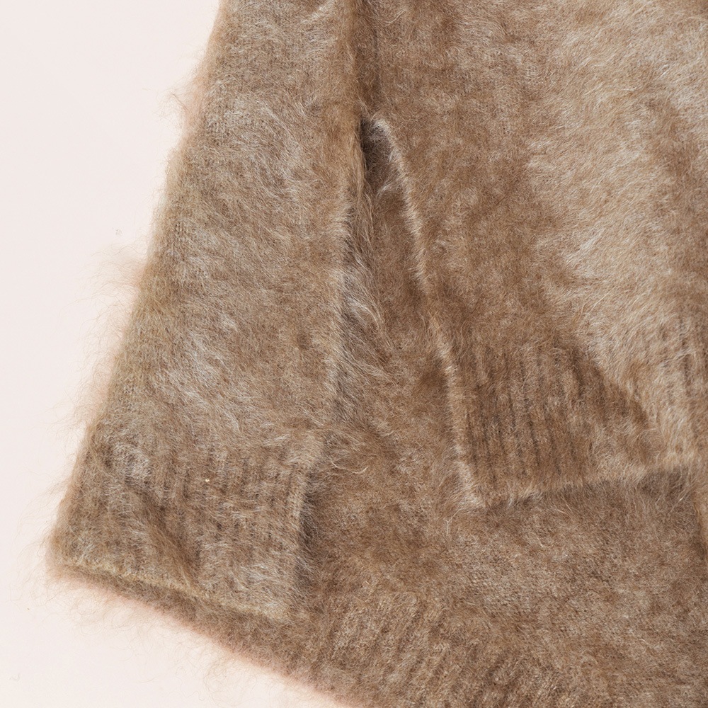 カシミヤ１００％　ファー加工クルーネック