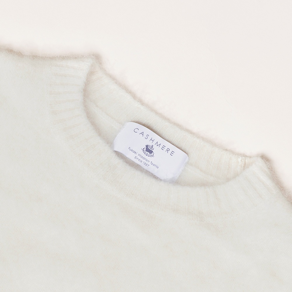 カシミヤ１００％　ファー加工クルーネック