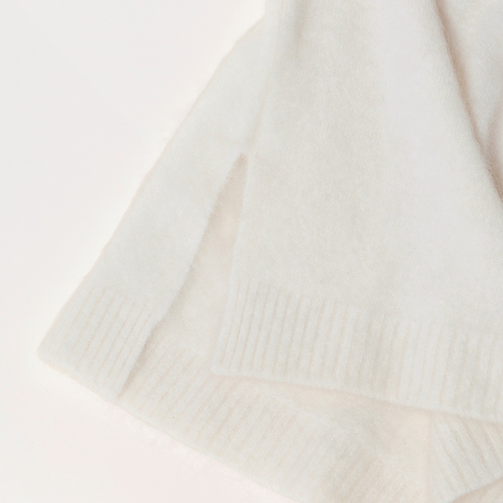 カシミヤ１００％　ファー加工クルーネック