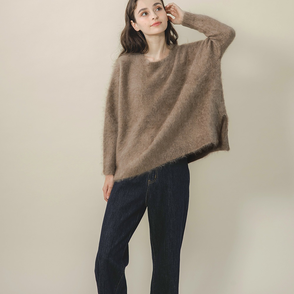 カシミヤ１００％　ファー加工クルーネック