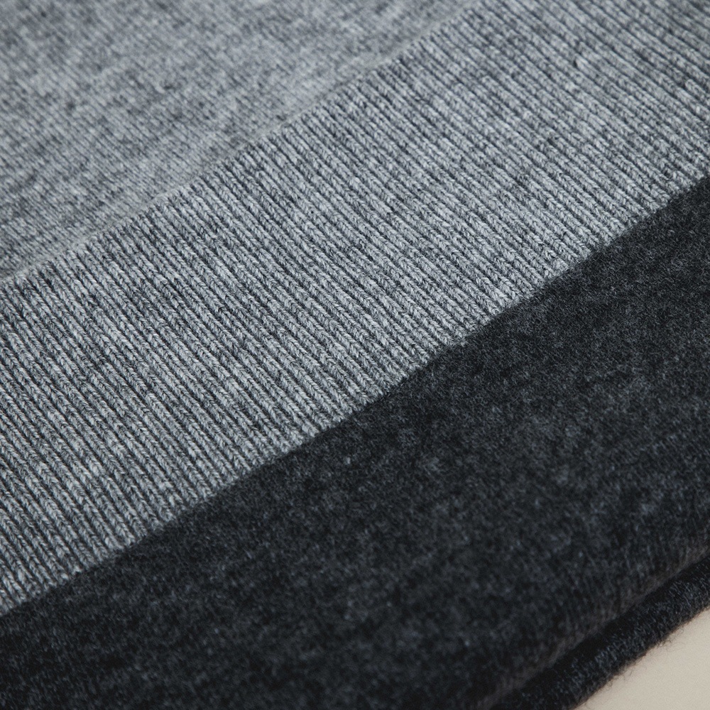 カシミヤ100％ Ｗフェイスフーディ