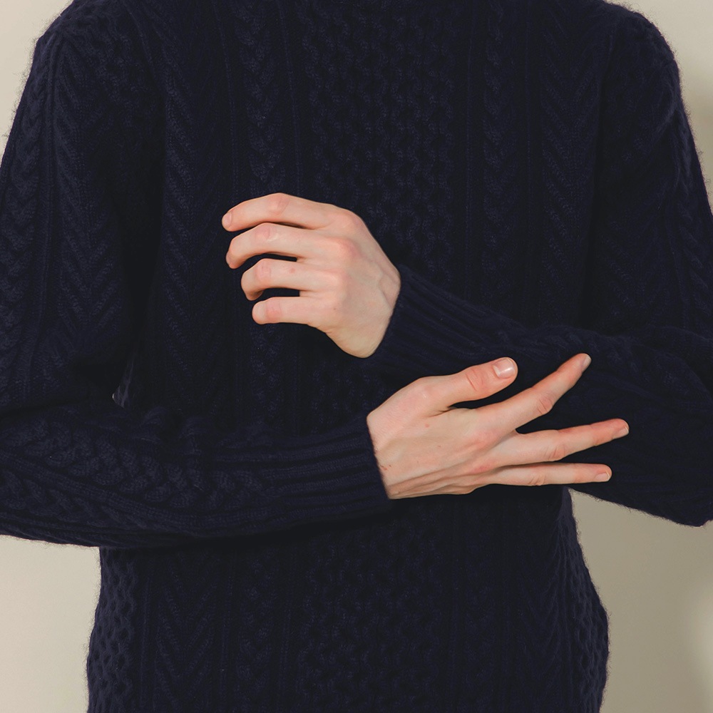 カシミヤ１００％　クラシックアランクルーネック