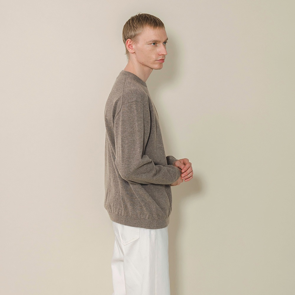 ブラックメリノウール１００％　クルーネック